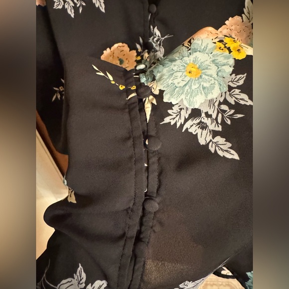 Torrid size 1 (14-16) semi-sheer floral print sleeveless blouse in GUC - Picture 7 of 10